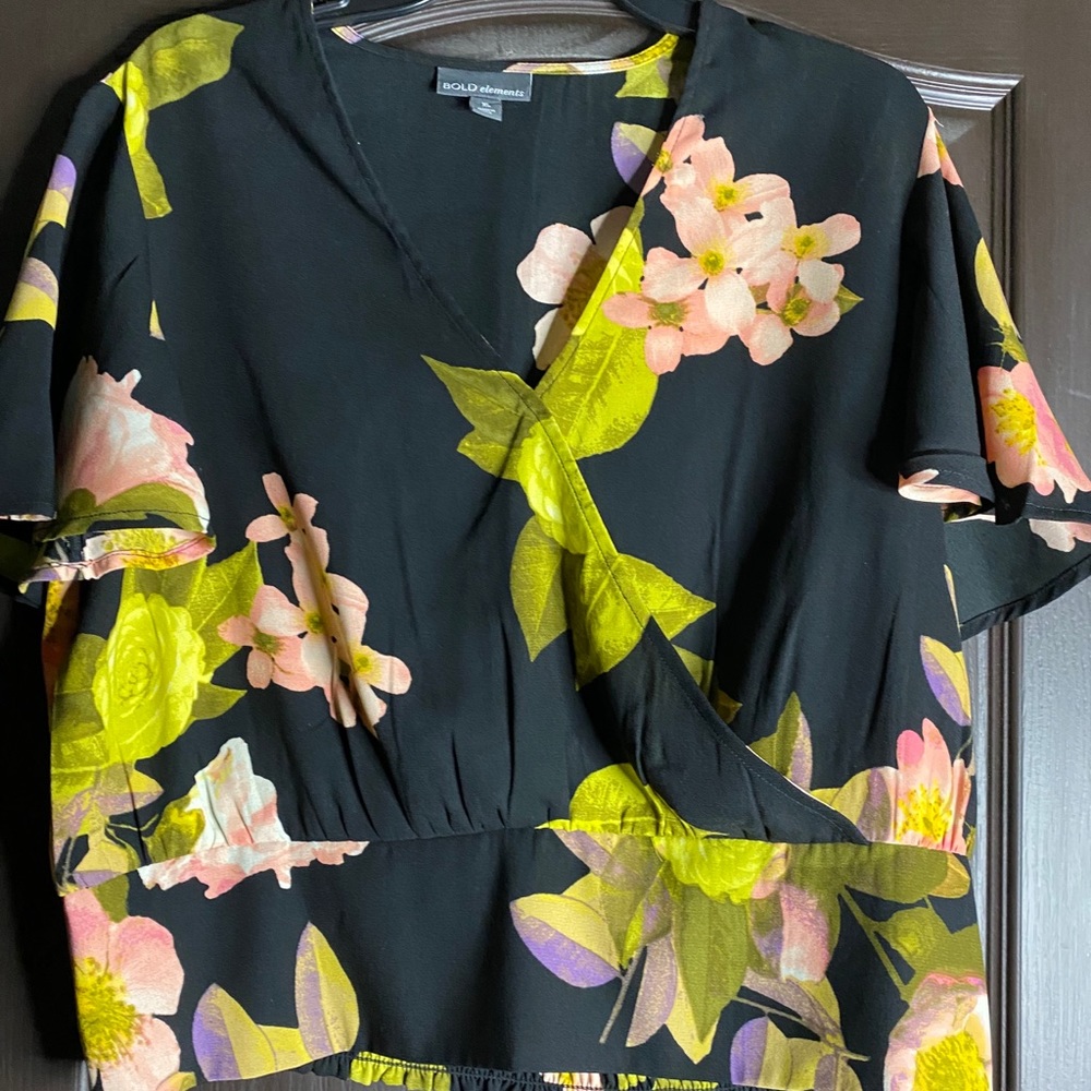 Bold Elements Floral blouse